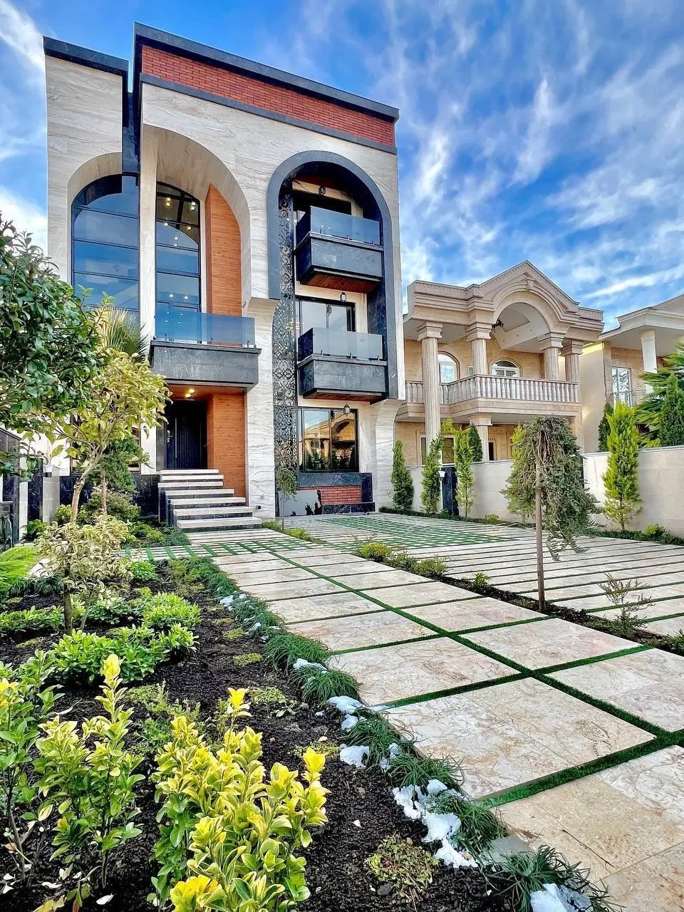 عمارت ویلایی ۴۵۰ متری استخردار سند تکبرگ