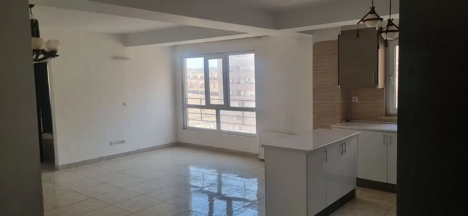 نقاشان پشت بیمارستان مهر