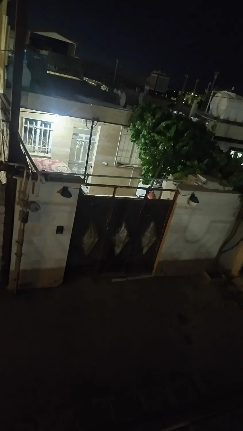 خونه 115متری با حیاط ماشین رو