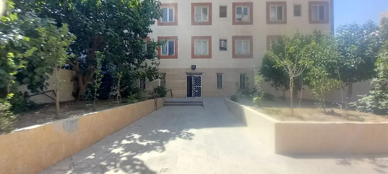 ۶۰ متری نزدیک مترو زمزم