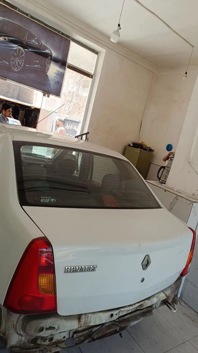 مغازه و حیاط تجاری