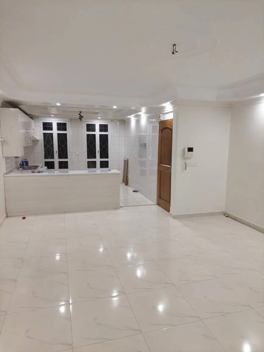90 متری 2 خوابه با پارکینگ و انباری