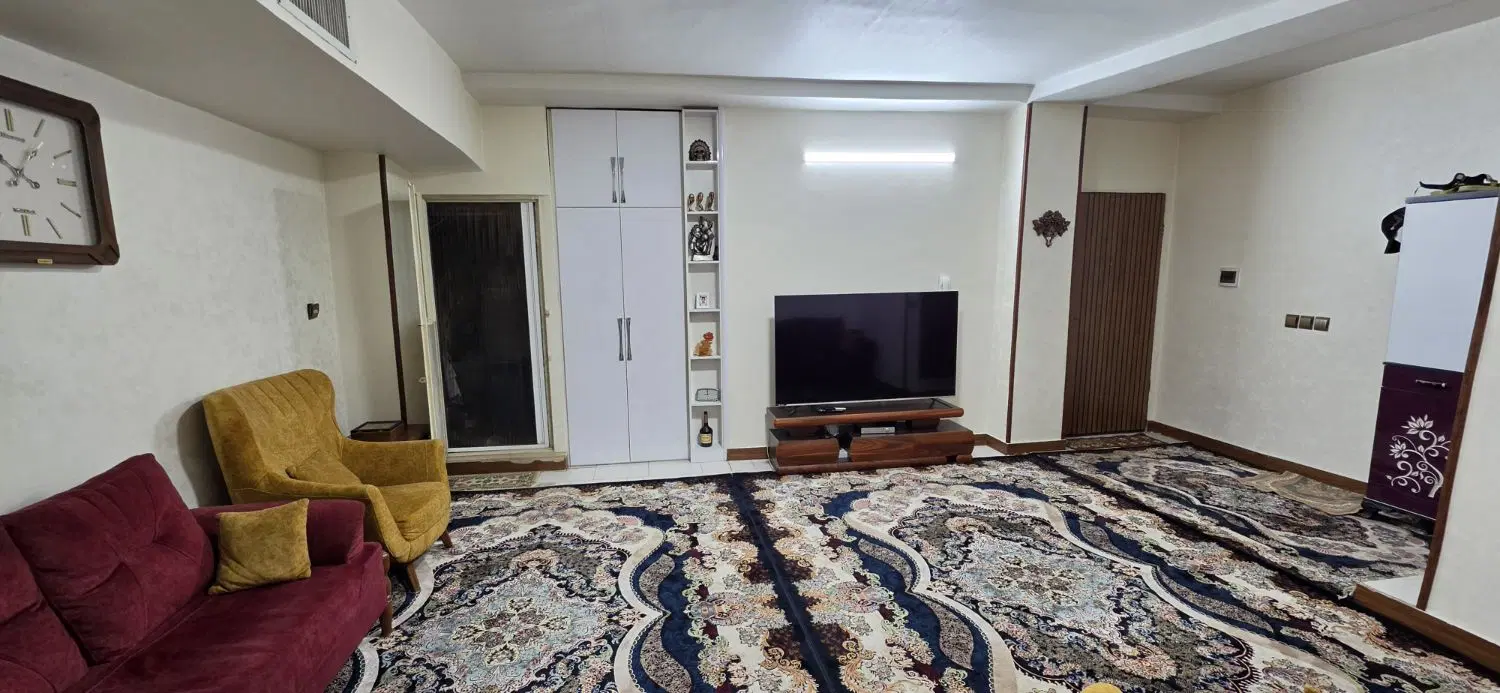 واحد 66 متری در شهرک نگارستان رو به نما
