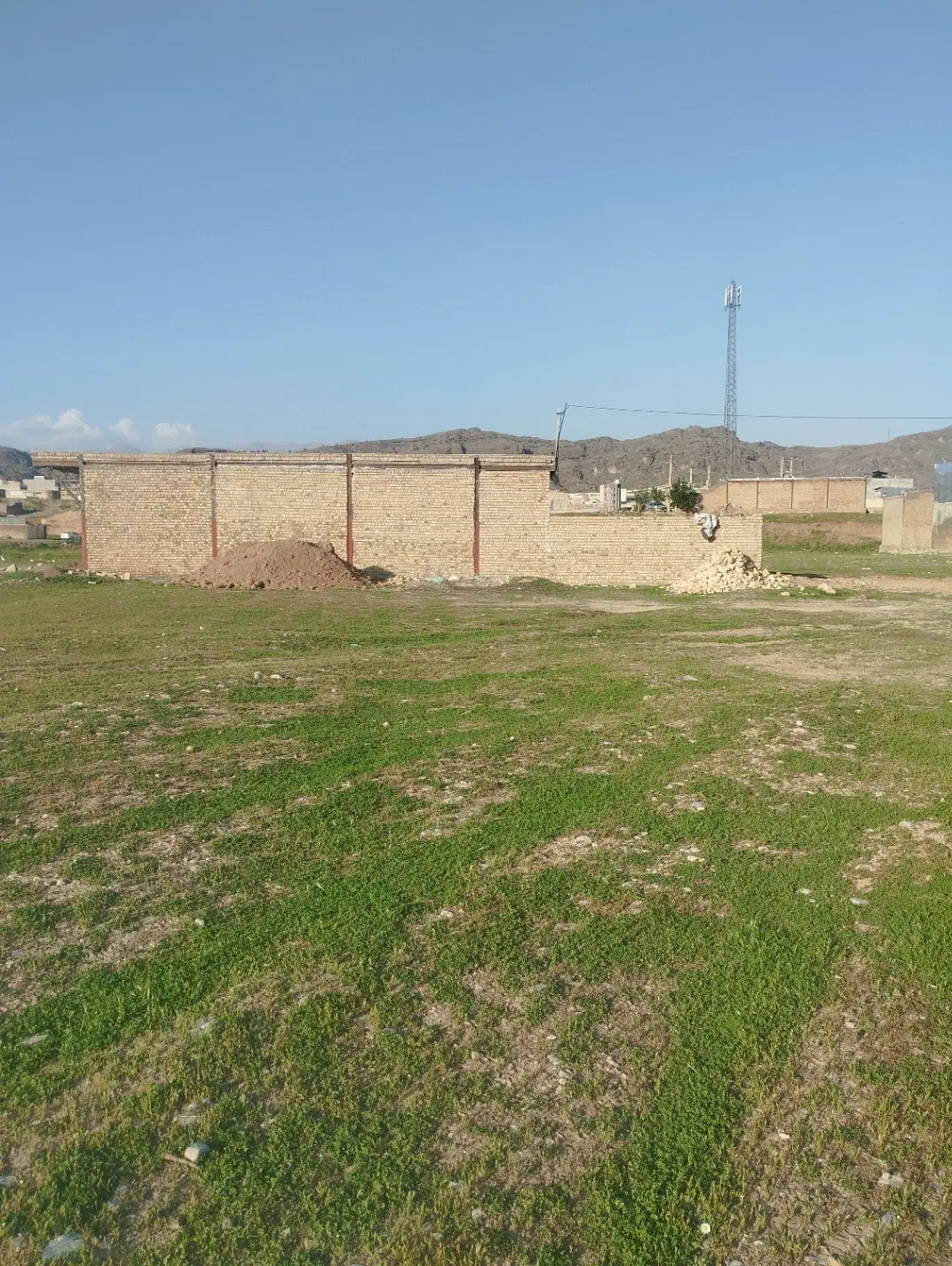 زمین۱۰۰متری بلوار ولایت انتهای  نگارستان ۲۷.