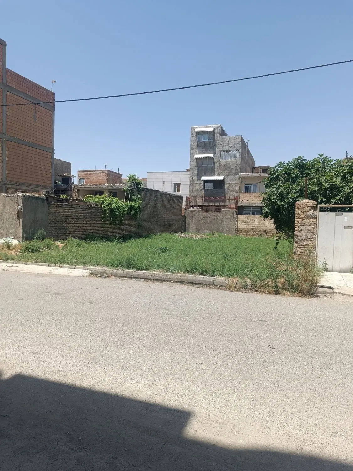 زمین خیابان 14 متری