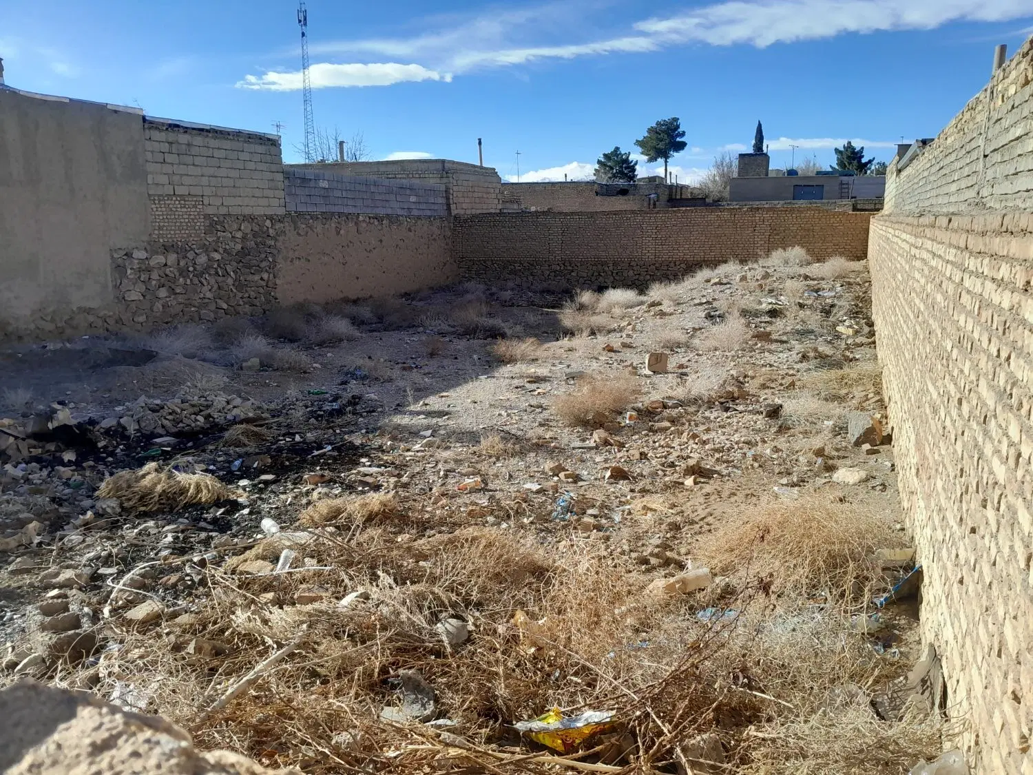 زمین واقع در سورمق