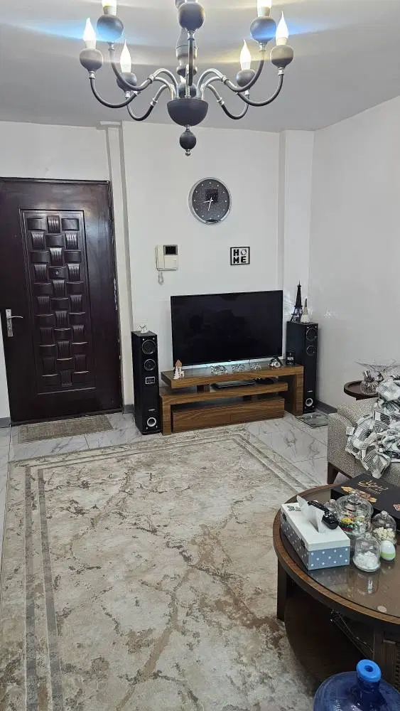 آپارتمان بسیار شیک و تمیز