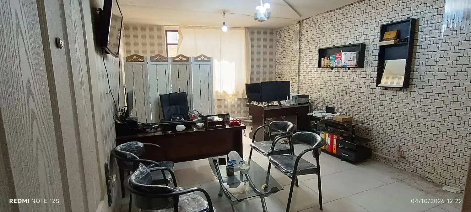 20متر اجاره‌ی دفتری در تجلایی کوی دانشگاه