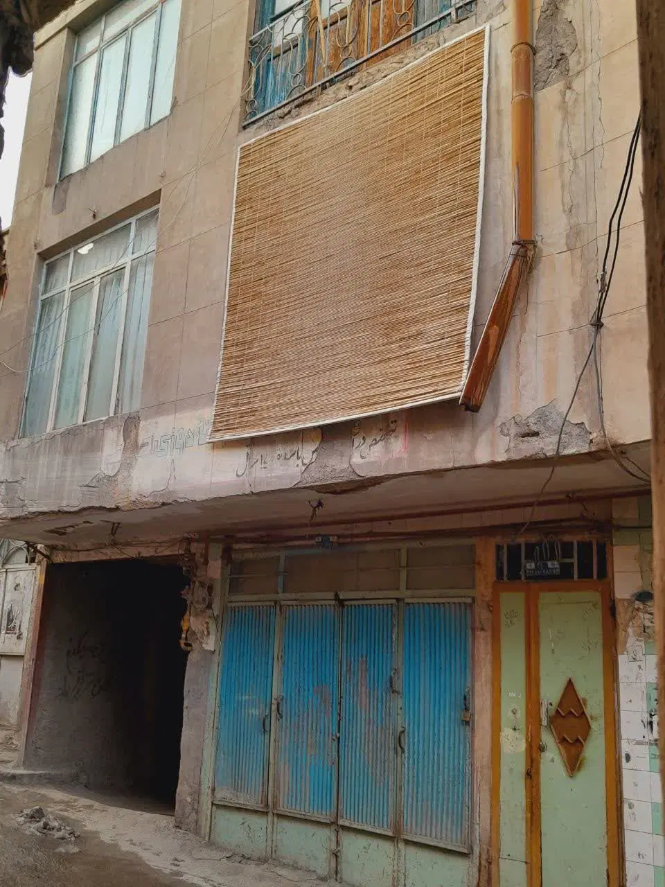 فروشی منزل در خور علیا