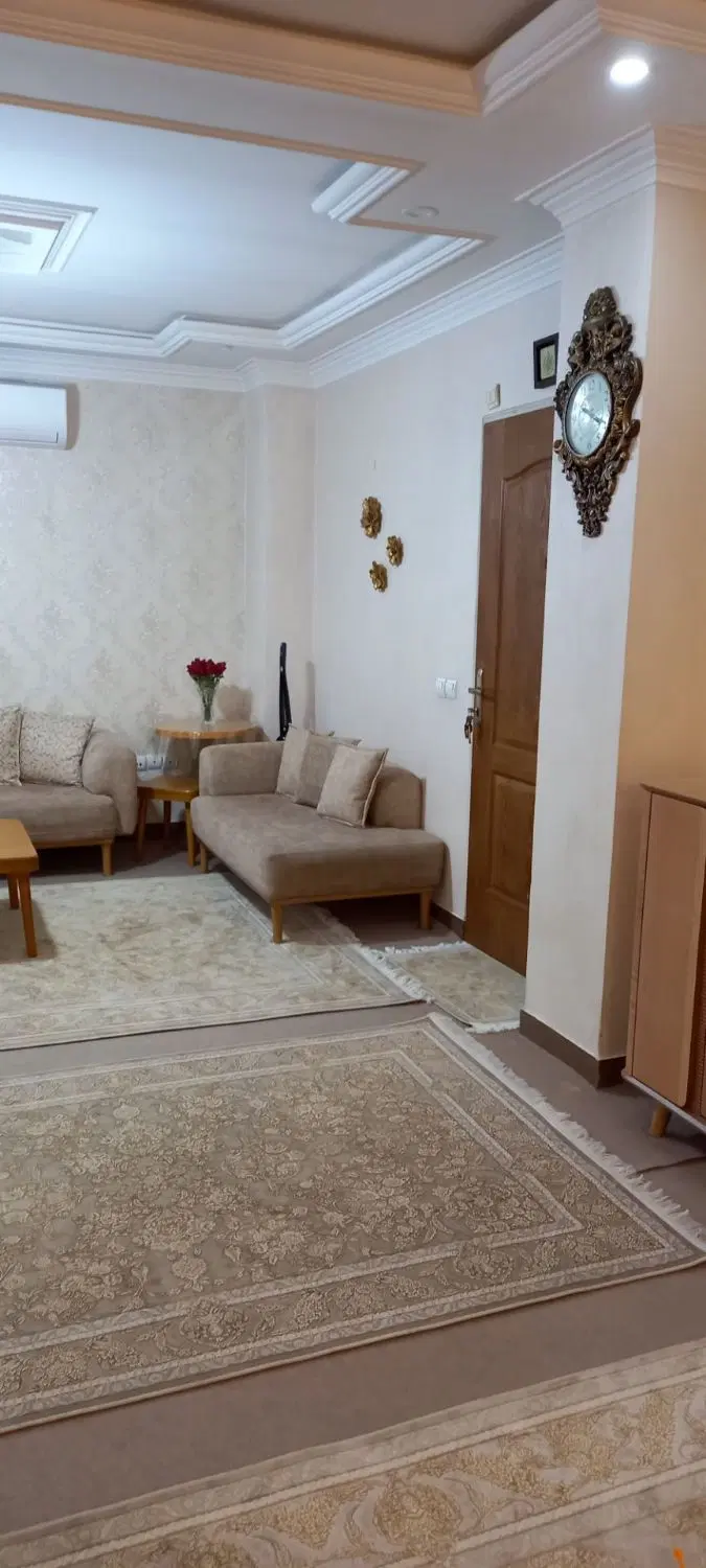 یک واحد آپارتمان نقلی شیک و تمیز