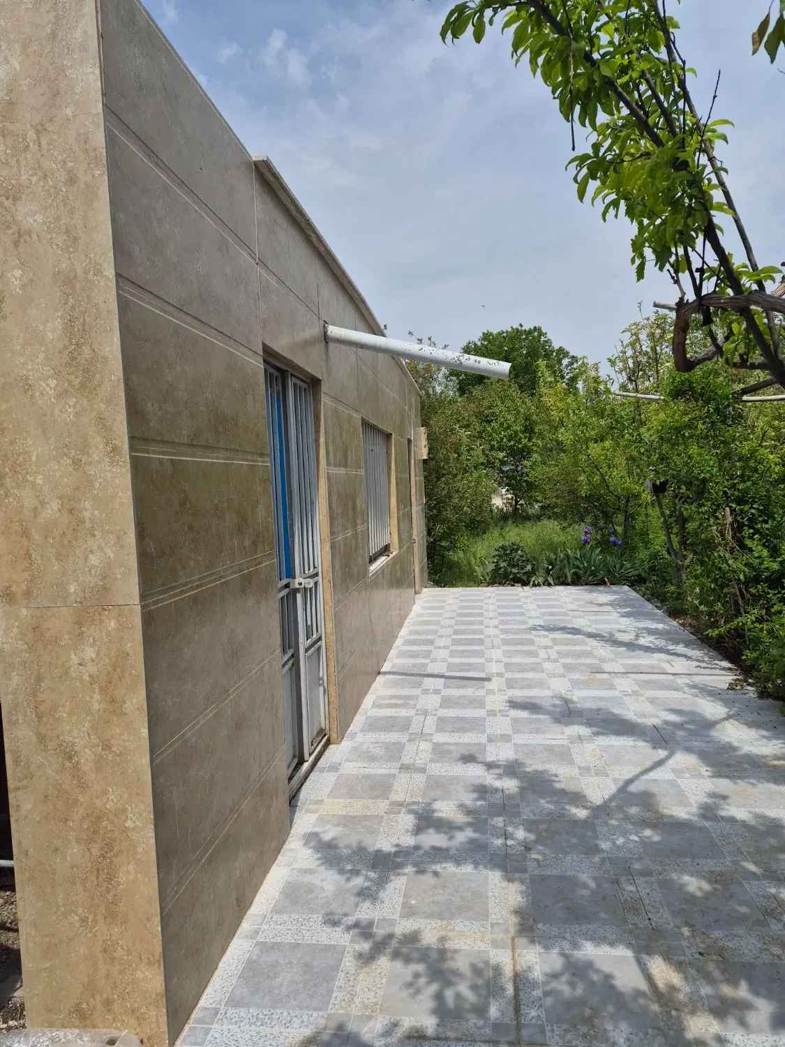 خانه باغ در مناطق مسکونی
