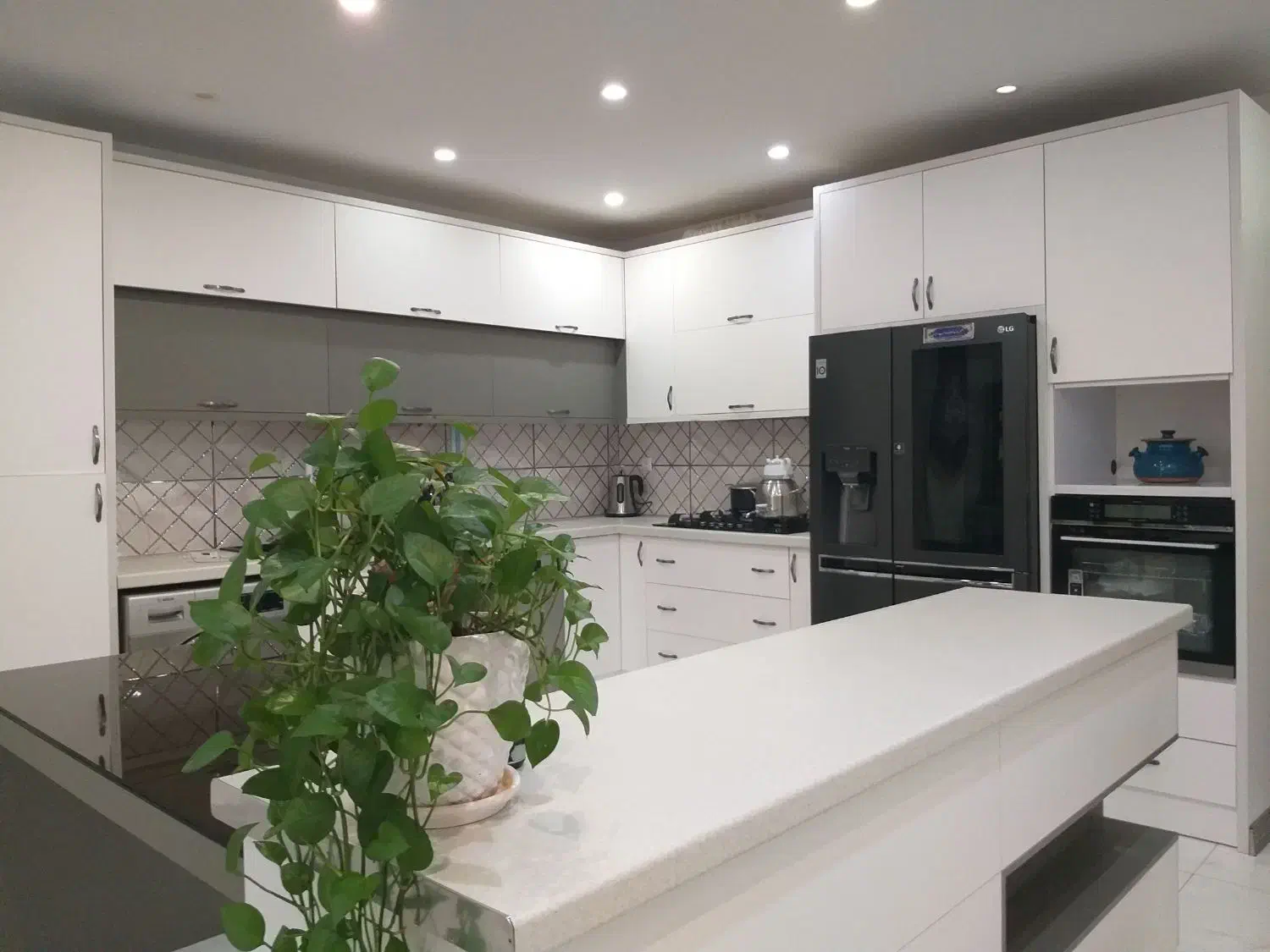 گلشهر_ آپارتمان فروشی_ تاپ لوکیشن_ پارکینگ اختصاصی