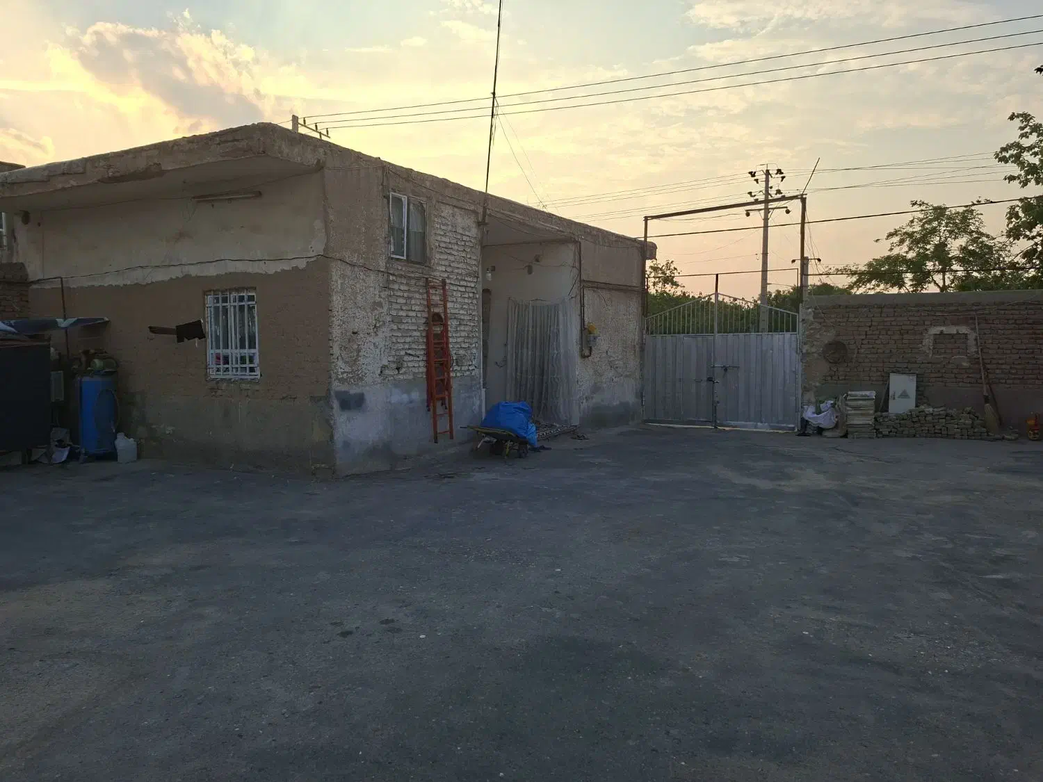 انبار آوینی