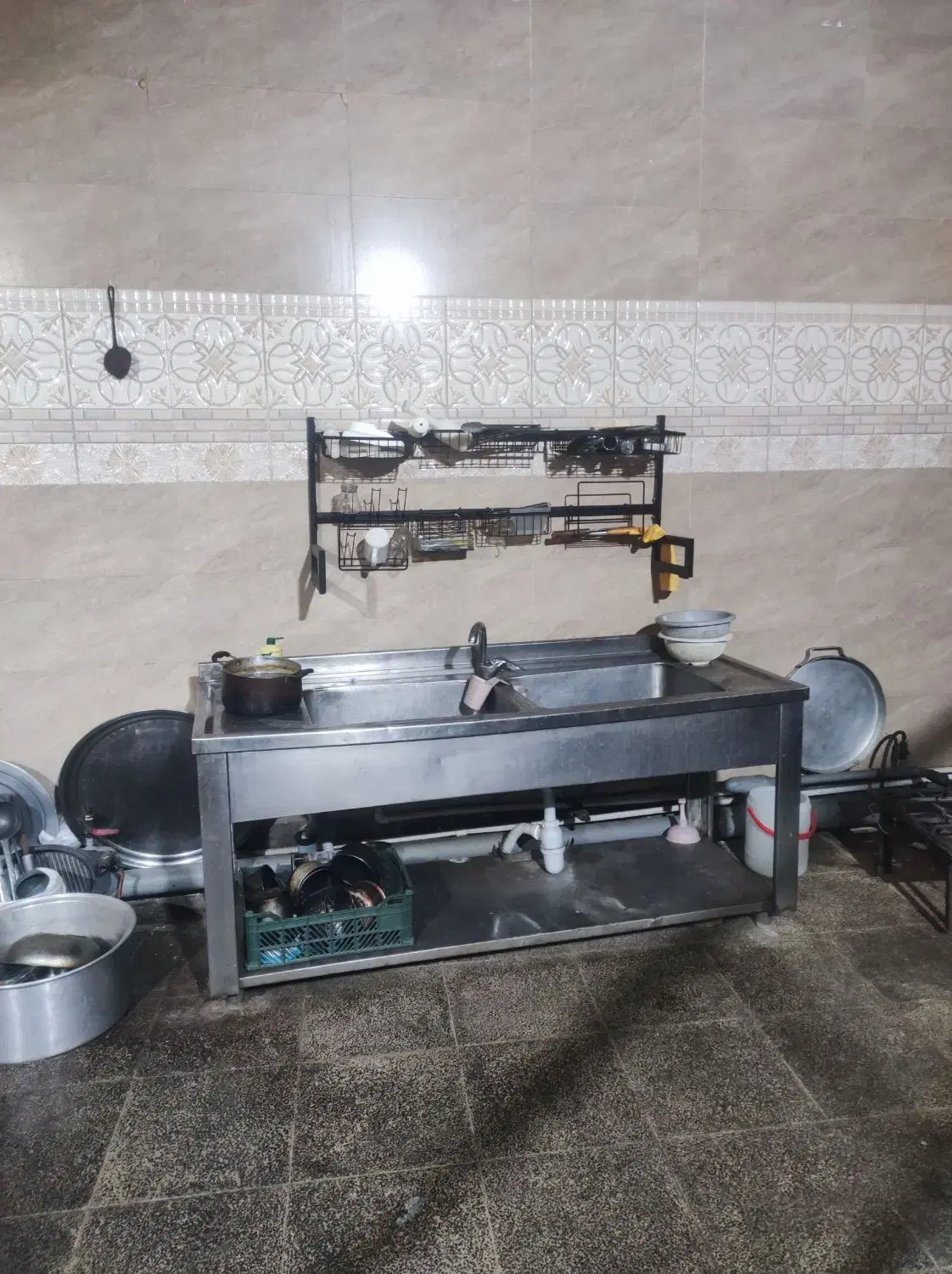 کترینگ با وسایل