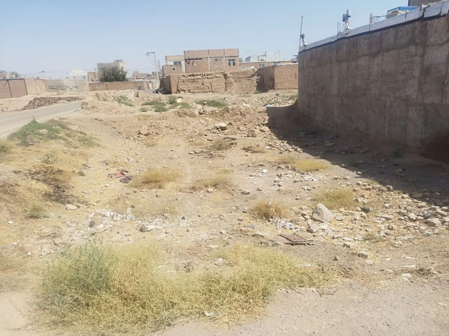 زمین دوبهر ۱۶۰متربا جواز ساخت