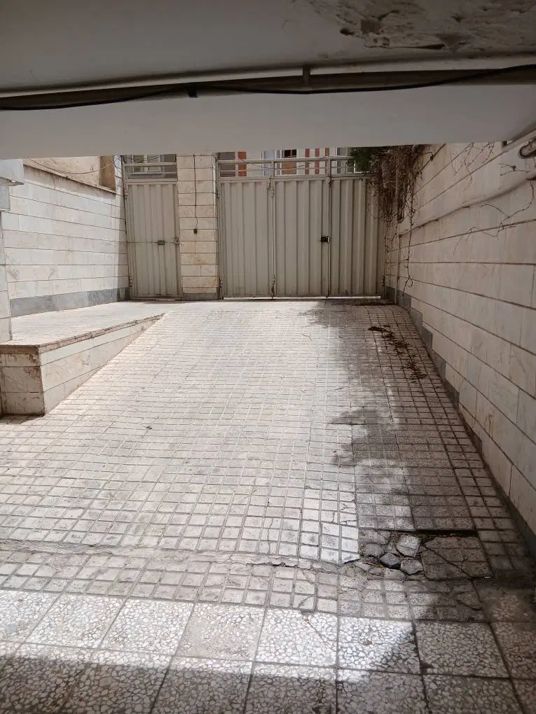 پارکینگ ماشین