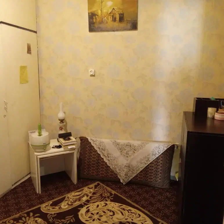خانه بدون آسانسور و پارکینگ.. طبقه چهارم..