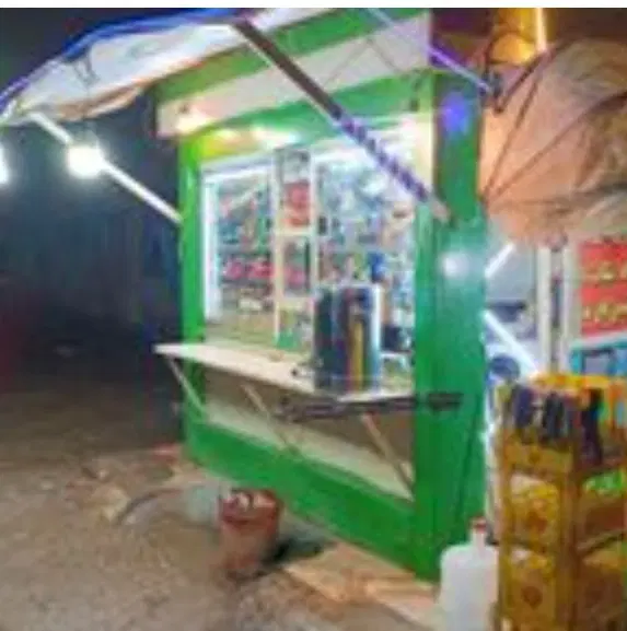 دکه سه راه تپه روبرو ترمینال مسافربری تپه