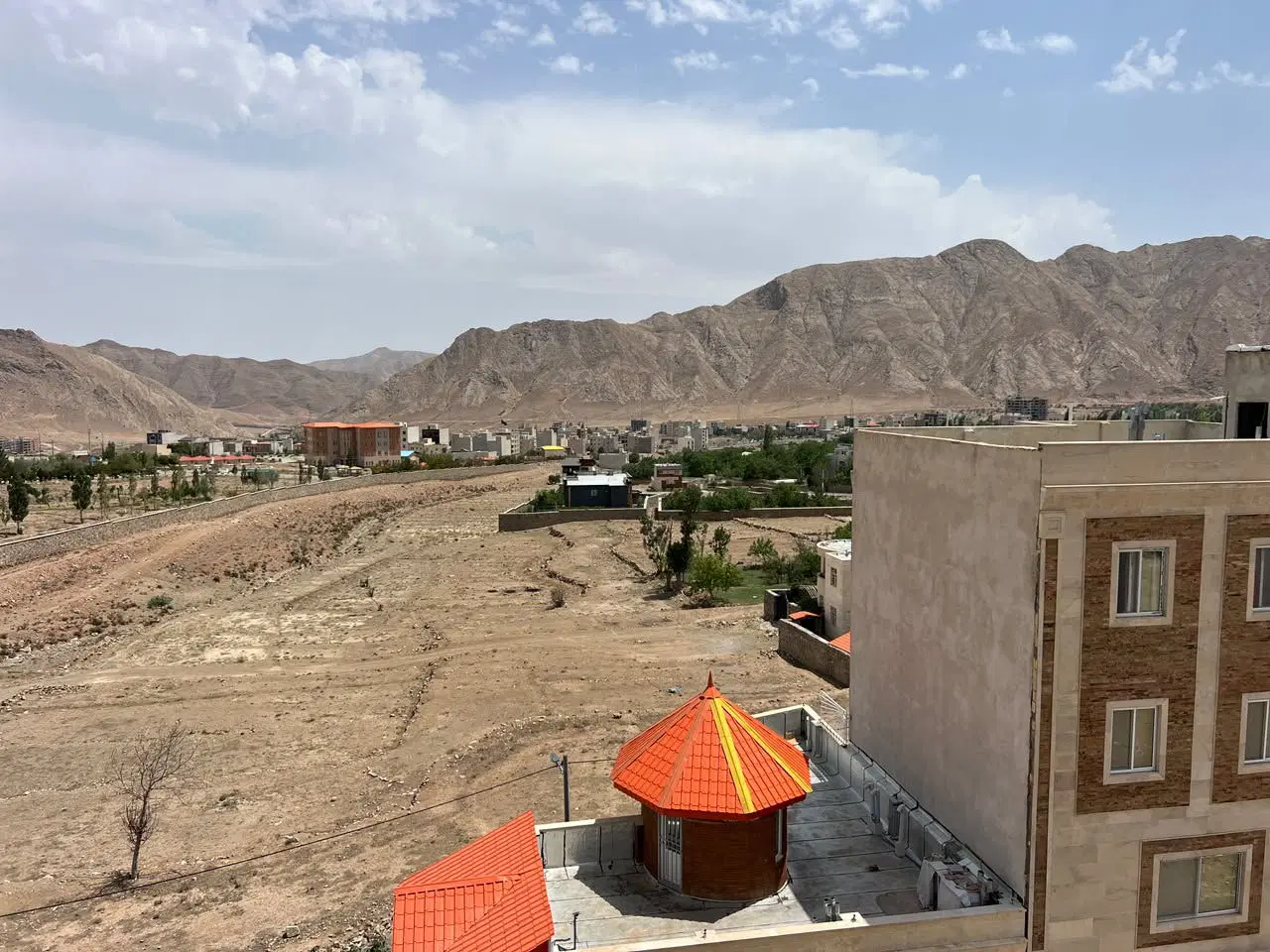 زمین حکیم الهی مجوز دیوار کشی کامیون رو