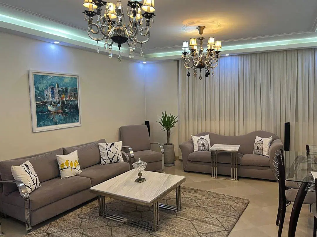 80 متری زعفرانیه