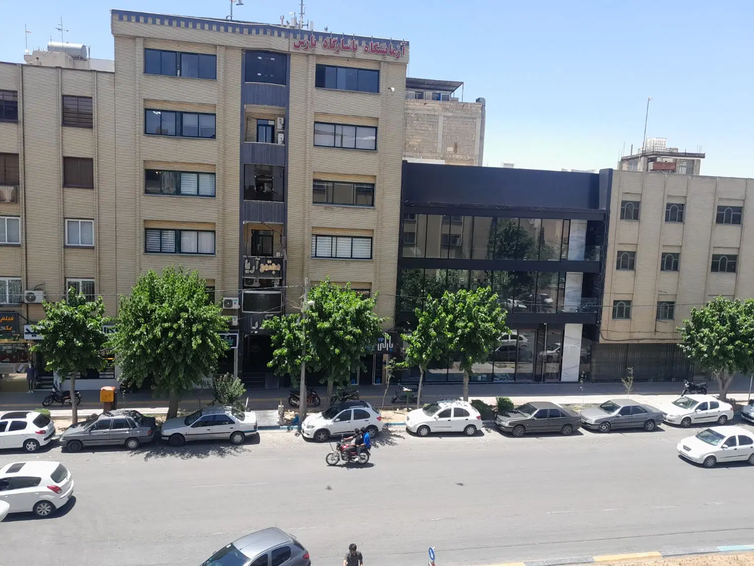 رهن دفتراداری برخیابان توحیدمیانی
