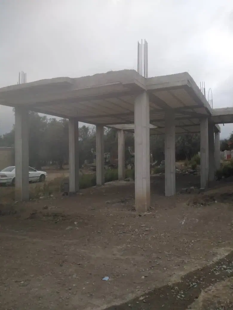 زمین با سازه در شمال