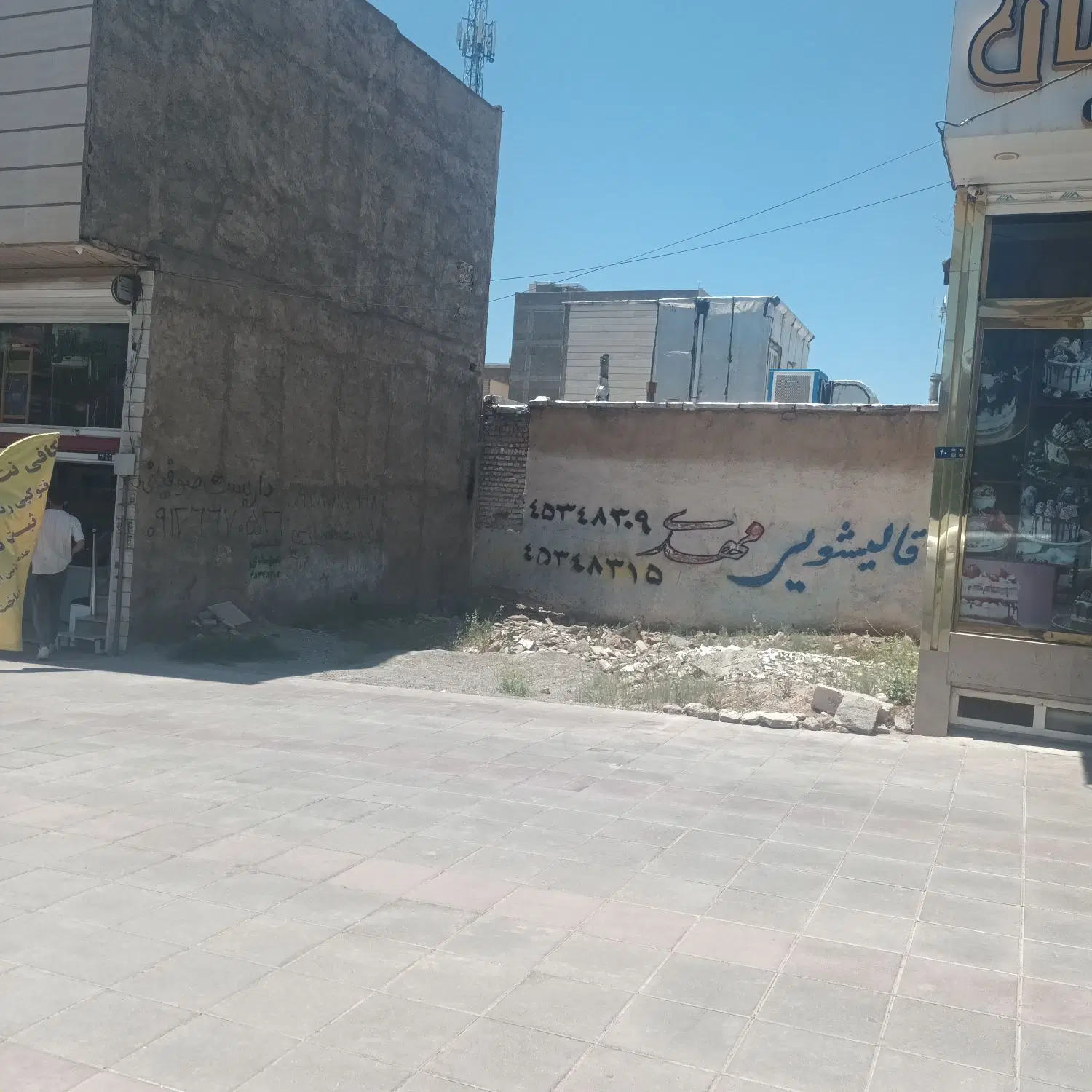 زمین تجاری بهترین جای ازادگان