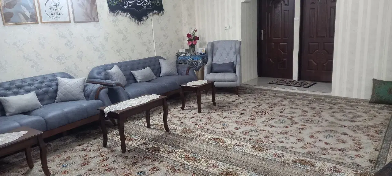 اپارتمان ۹۰ متری با حیاط اختصاصی در پشت بام