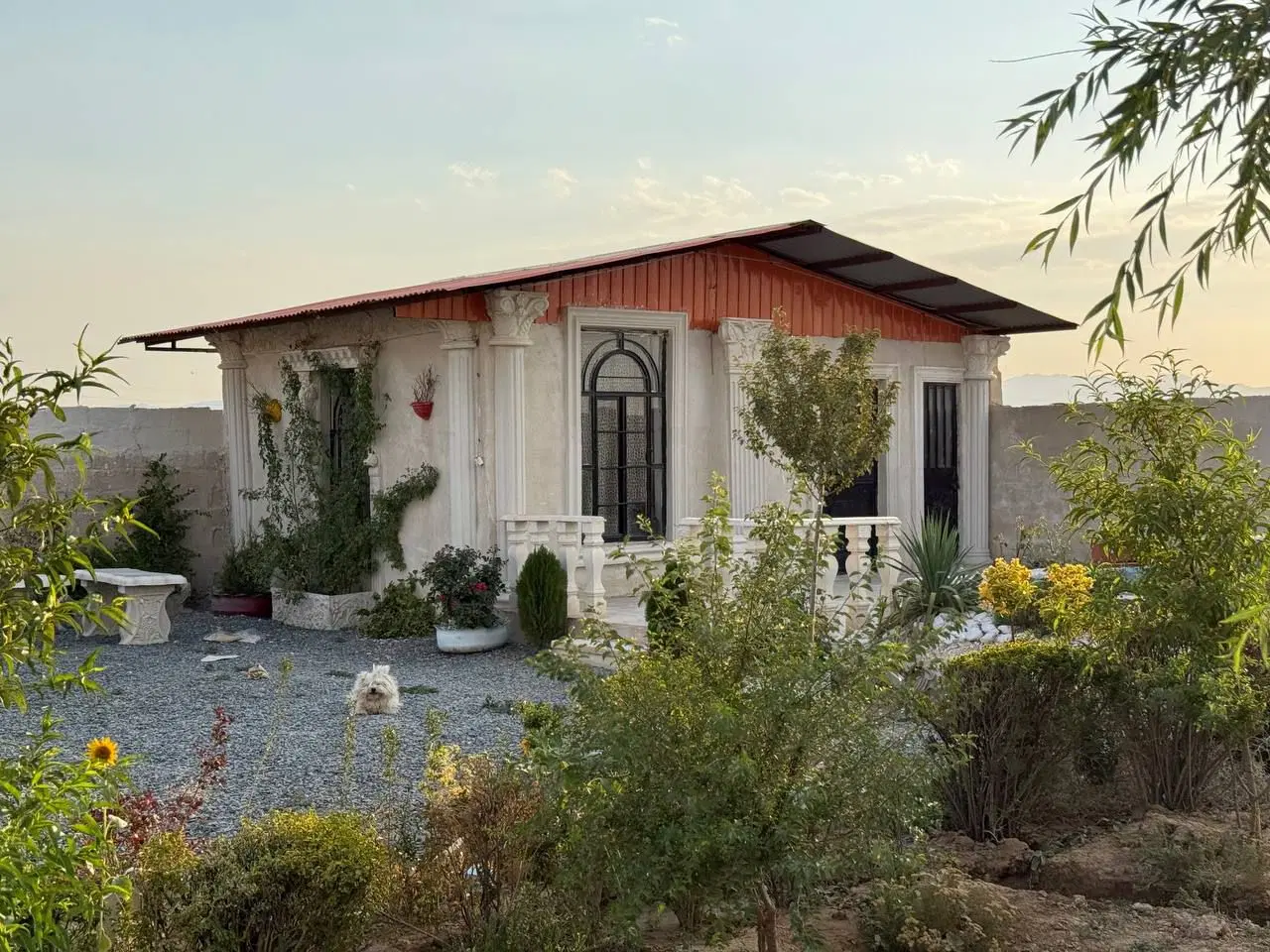 خانه باغ چهار دیوار