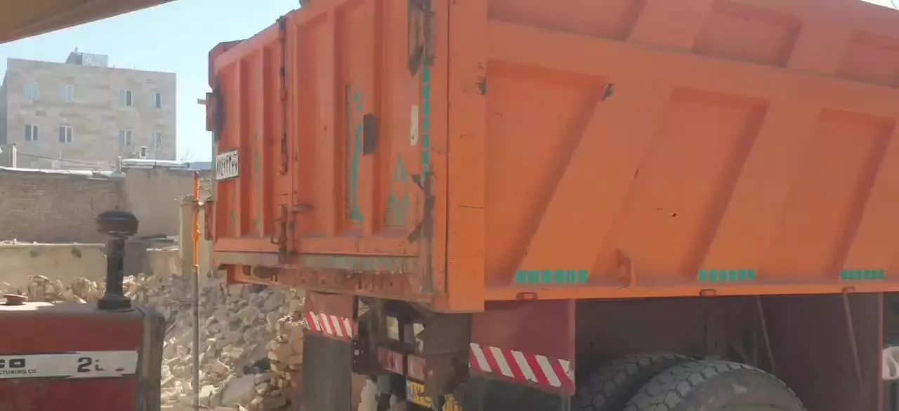 یک قطعه زمین به متراژ ۲۰۵متر