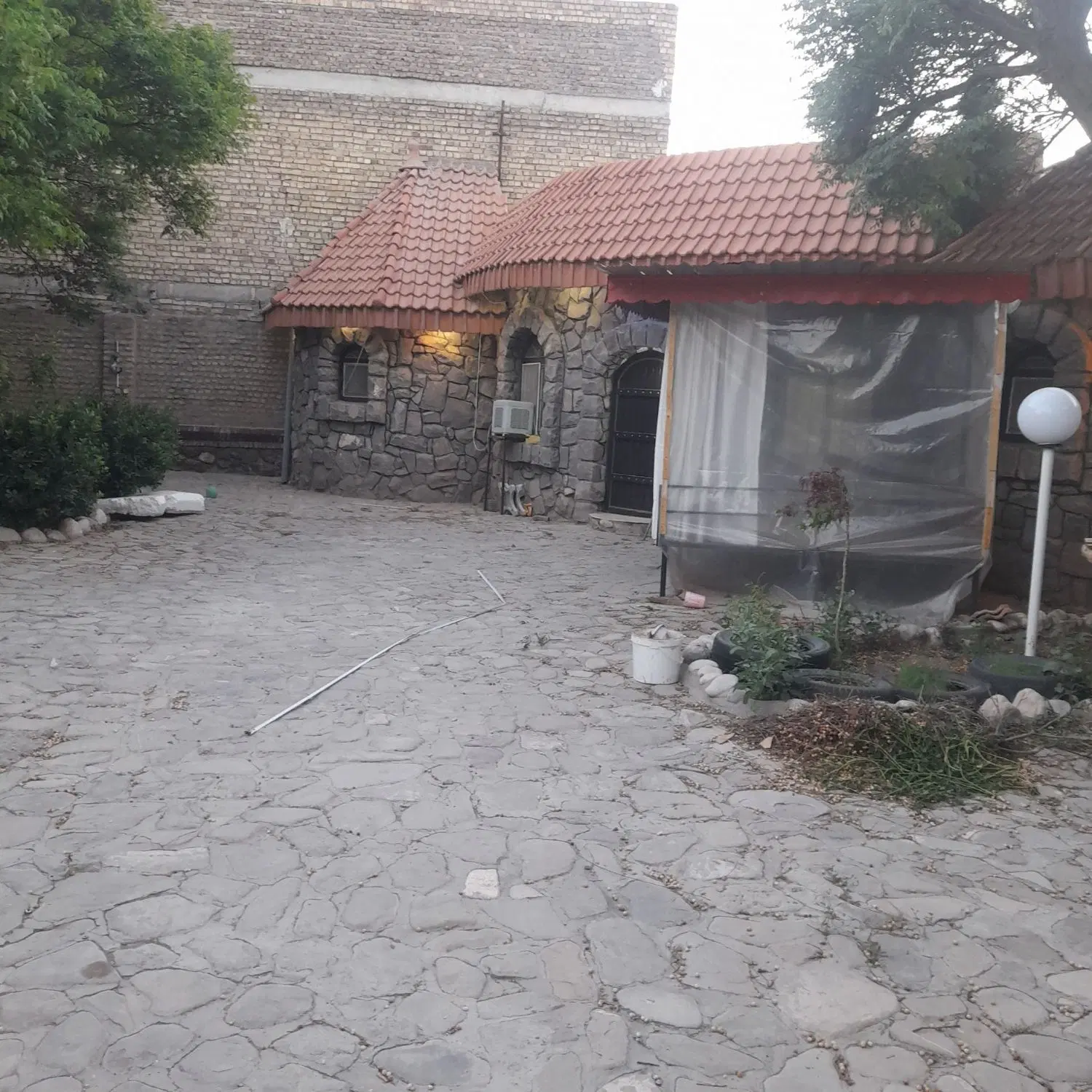 باغ ویلا واقع درجاده باغرود