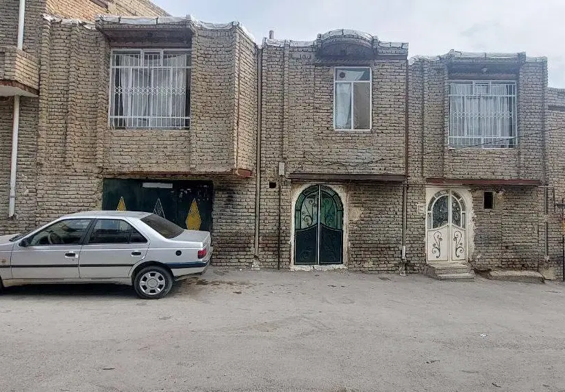 خانه دو طبقه در کشتارگاه