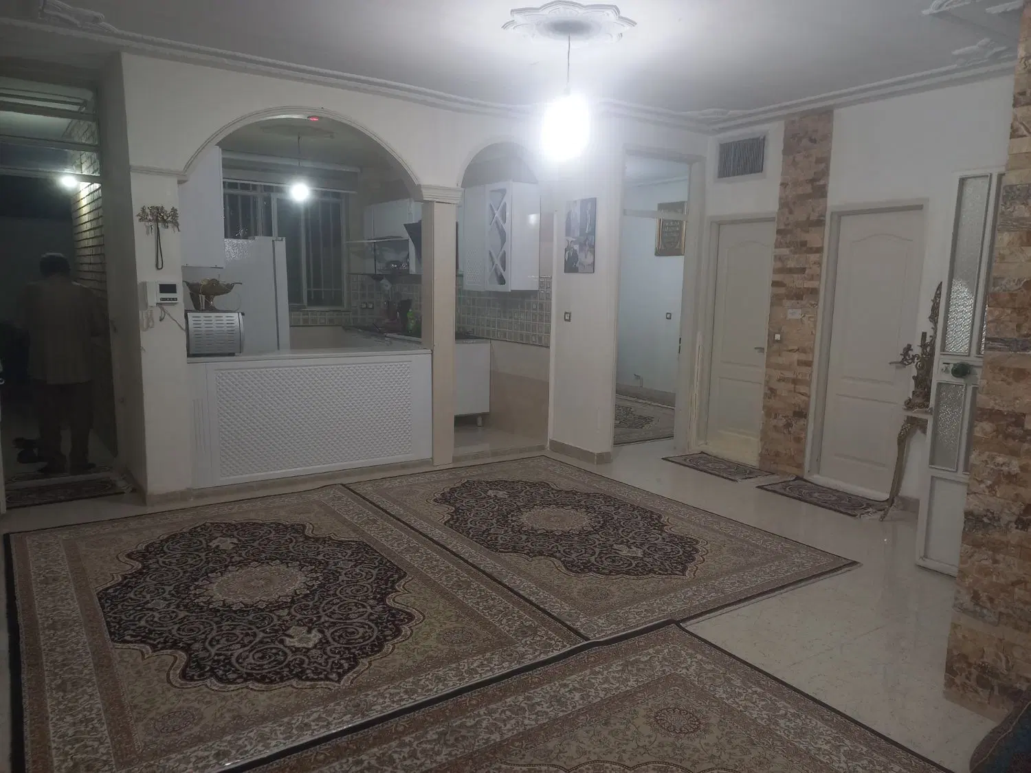 اجاره ۲۴۰متری ویلایی