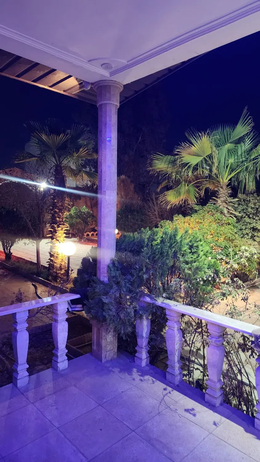 باغ کبود گنبد.۱۲۰۰ متر