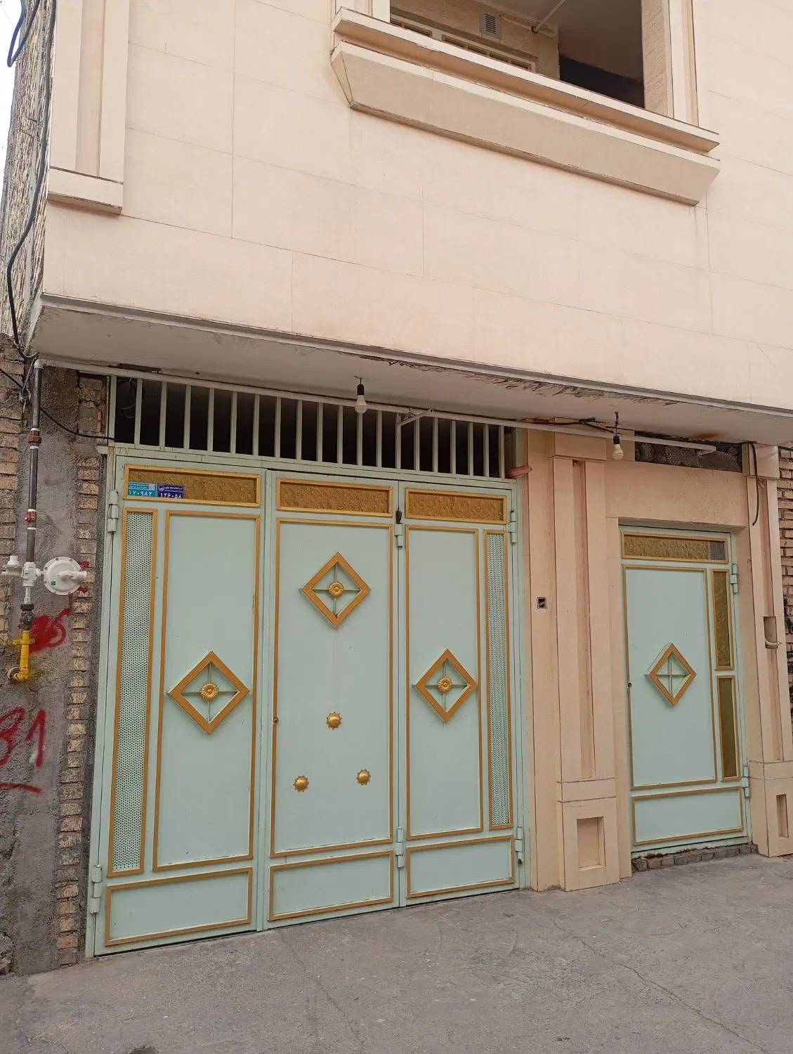 خانه نوساز دوطبقه