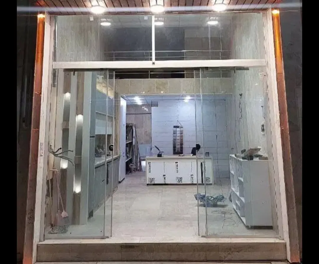 مغازه ۲۷متر و نیم واقع در فردوسی