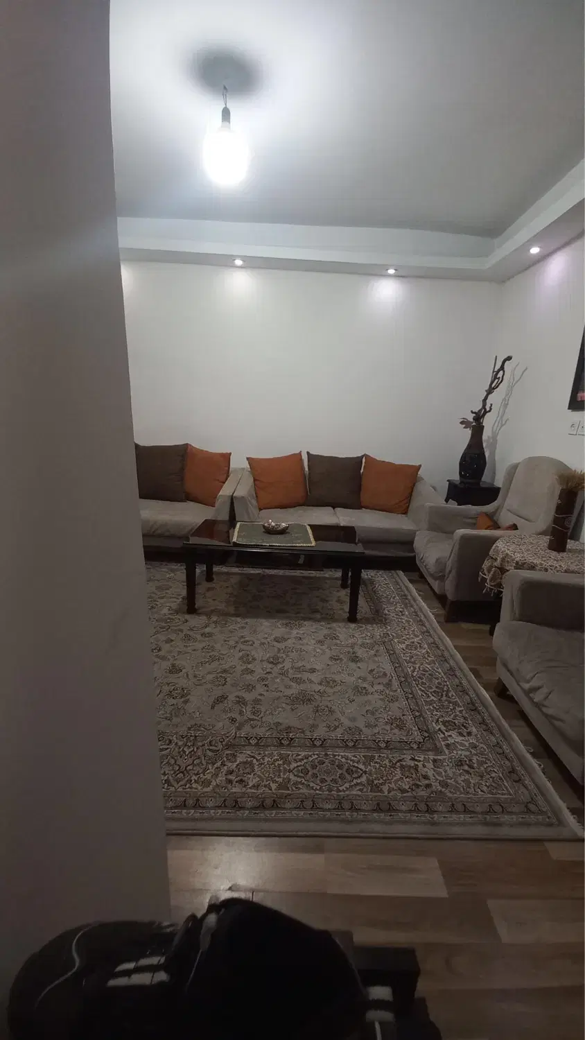 اپارتمان ۸۰متر بسیار شیک(بدون‌ریالی خرج)