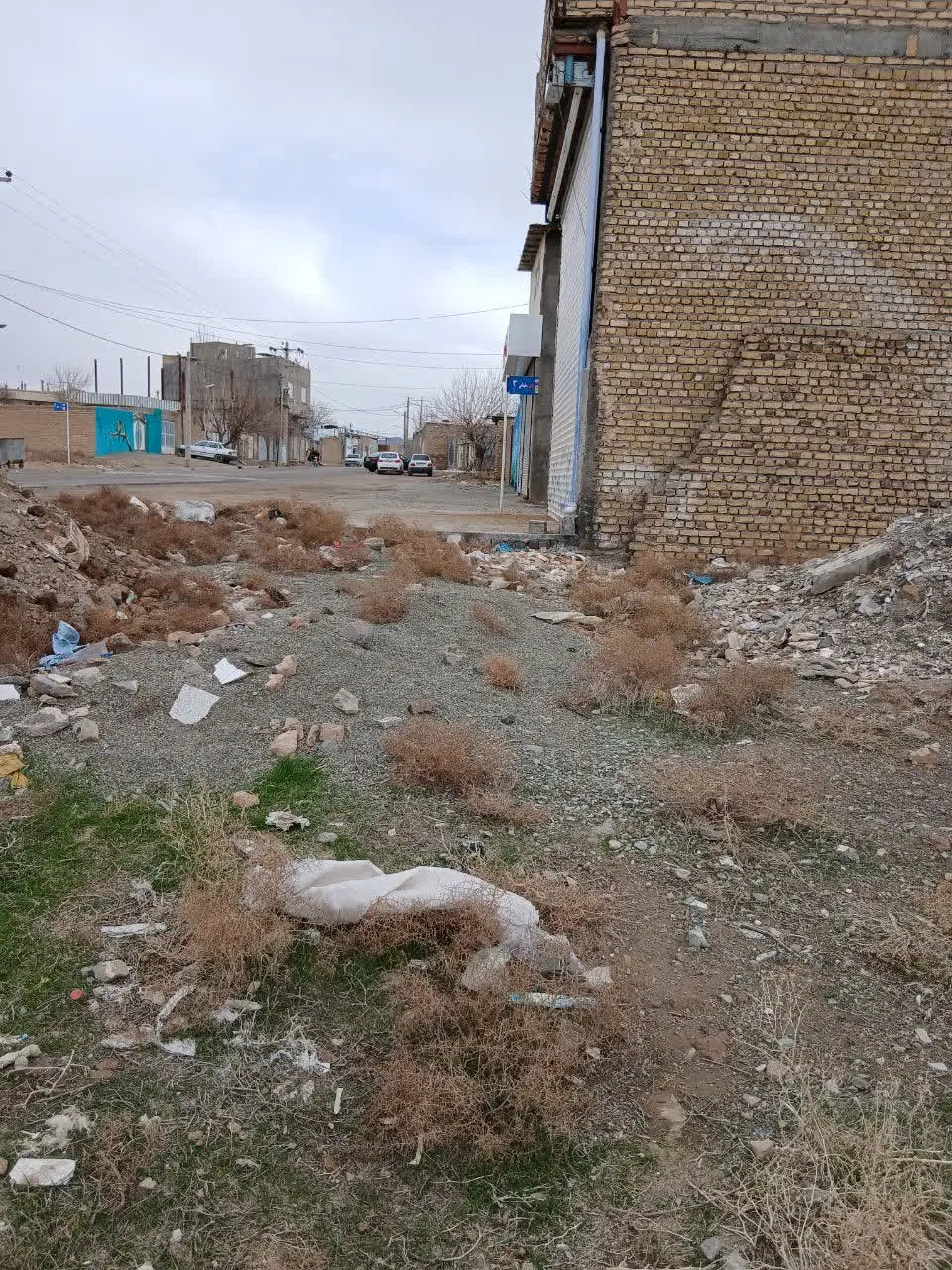 زمین فروشی