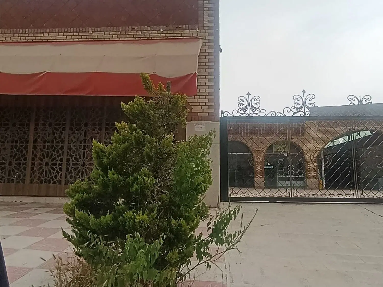 یک دهنه مغازه