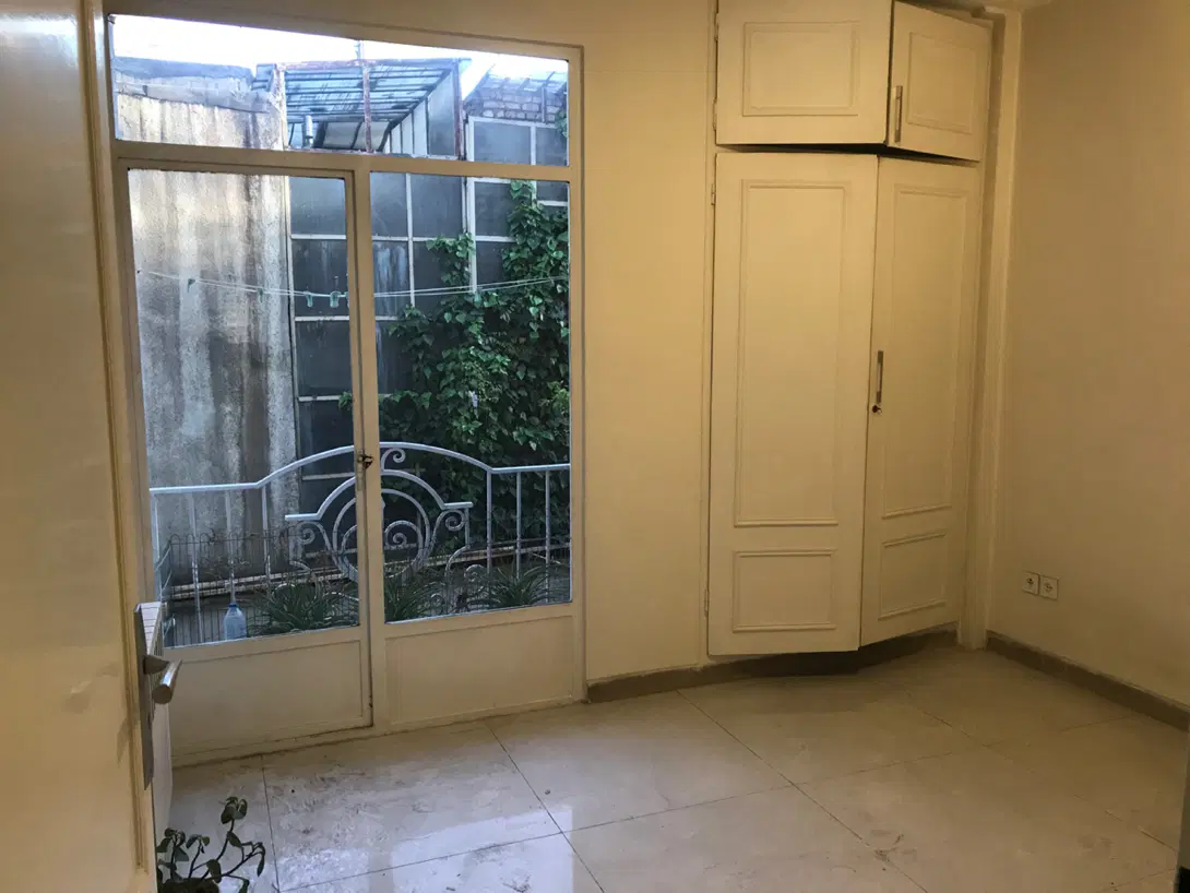 ۸۳ متر تکواحد دوخواب شریعتی سروستان ششم