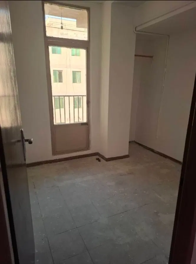 مومیوند ۶۸ متردوخواب شهرکشقایق  ۳۵۰رهن ۳