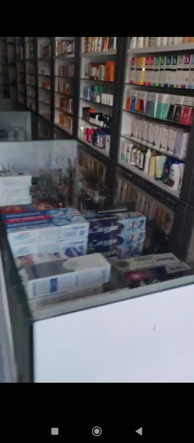 مغازه بر جاده چالوس