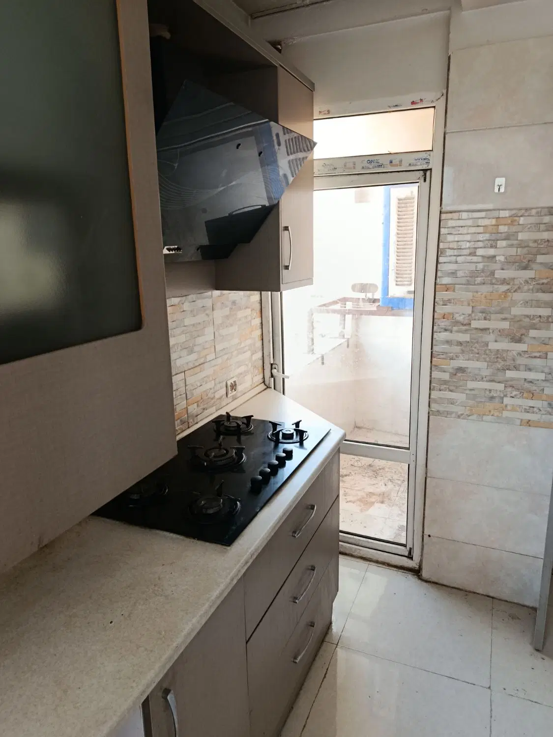 واحد ۹۰ متری پارکینگ اختصاصی