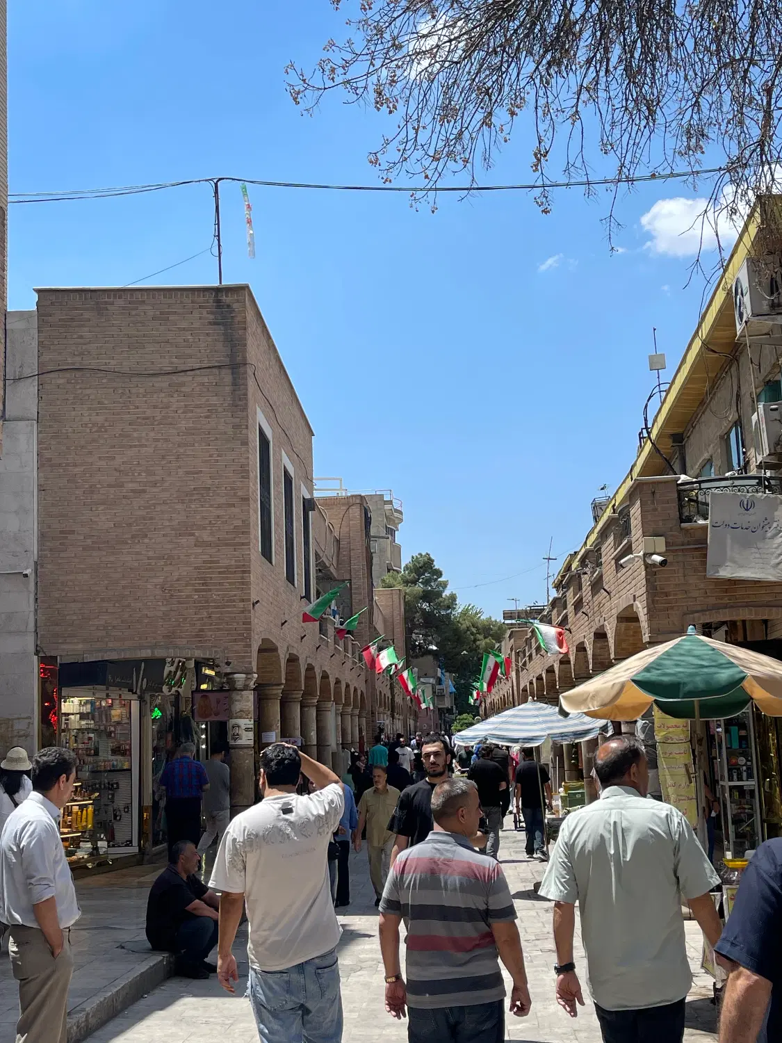 مجموع دو مغازه ۶۰ متر ناصر خسرو مروی