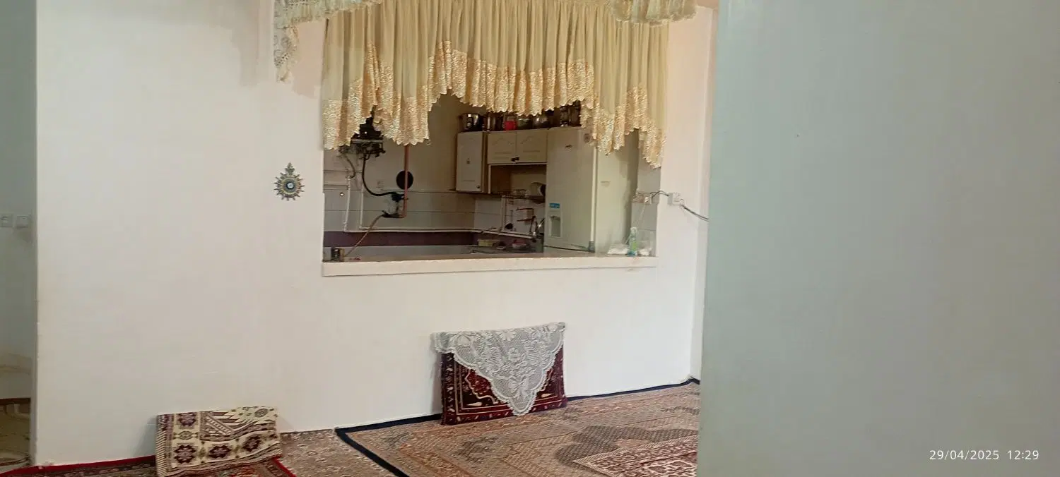 خانه ویلایی سند شش دنگ..در روستای حیدراباد.اشخانه