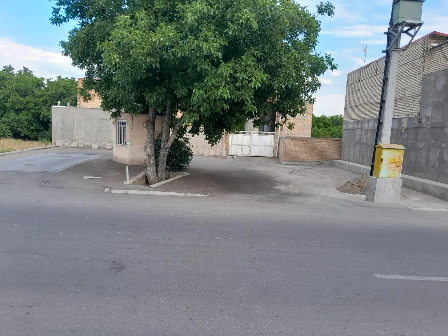 ملک مسکونی تجاری