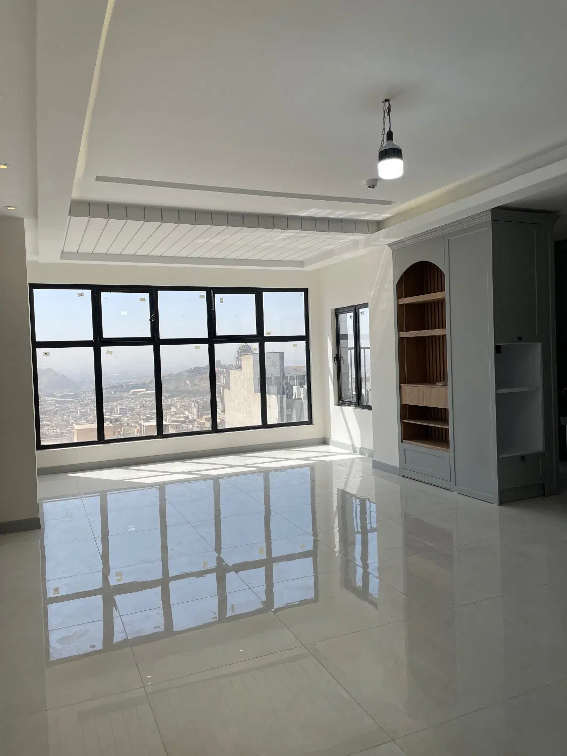 آپارتمان ۱۱۰ متری غرق نور دربهترین لوکیشن