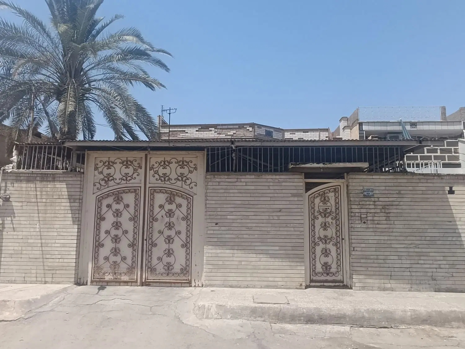 خونه ویلایی ۳۰۰ متری سه واحده سه سند