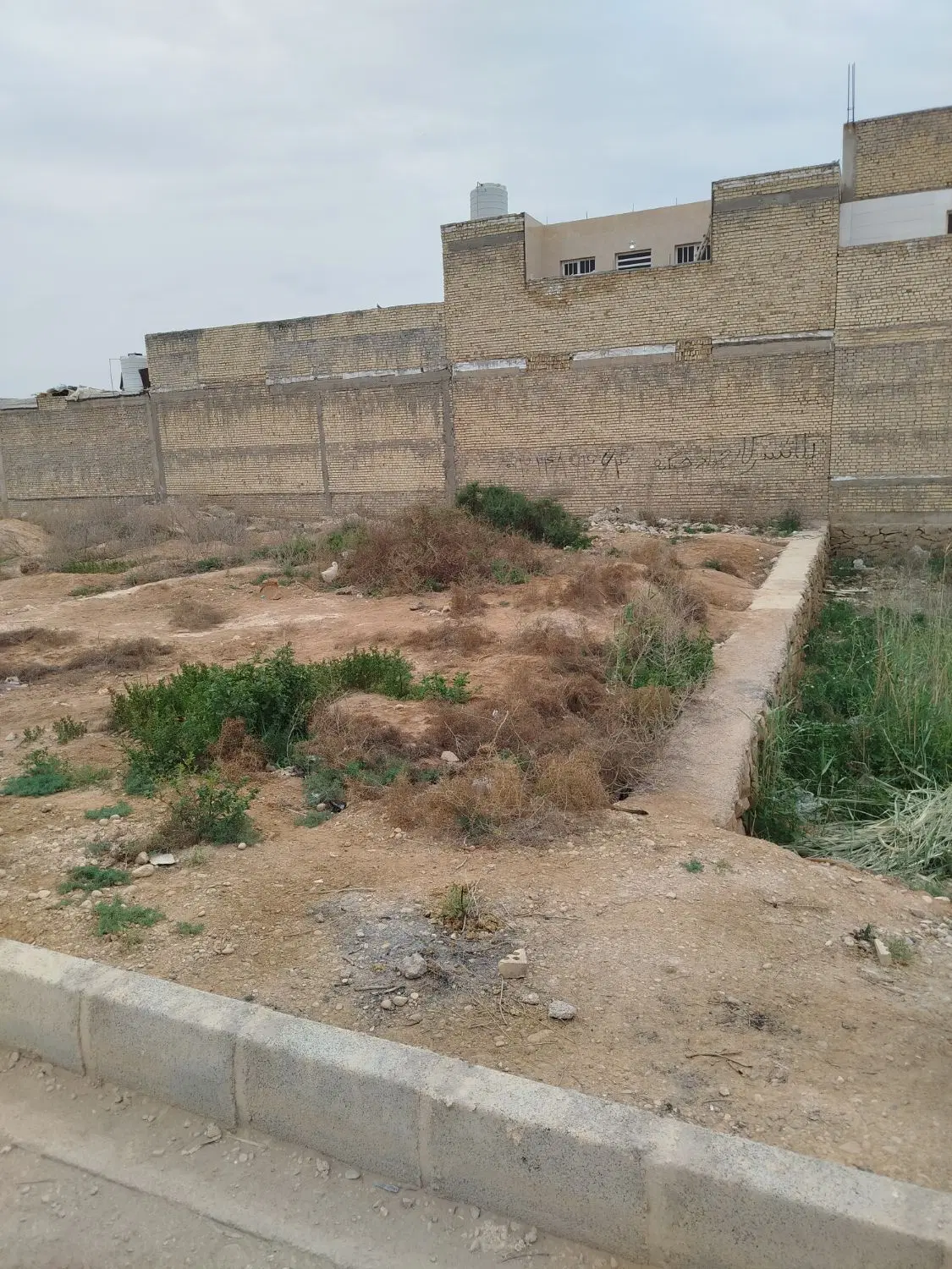 جنگیه زمین 200 متری سنگ کاری شده