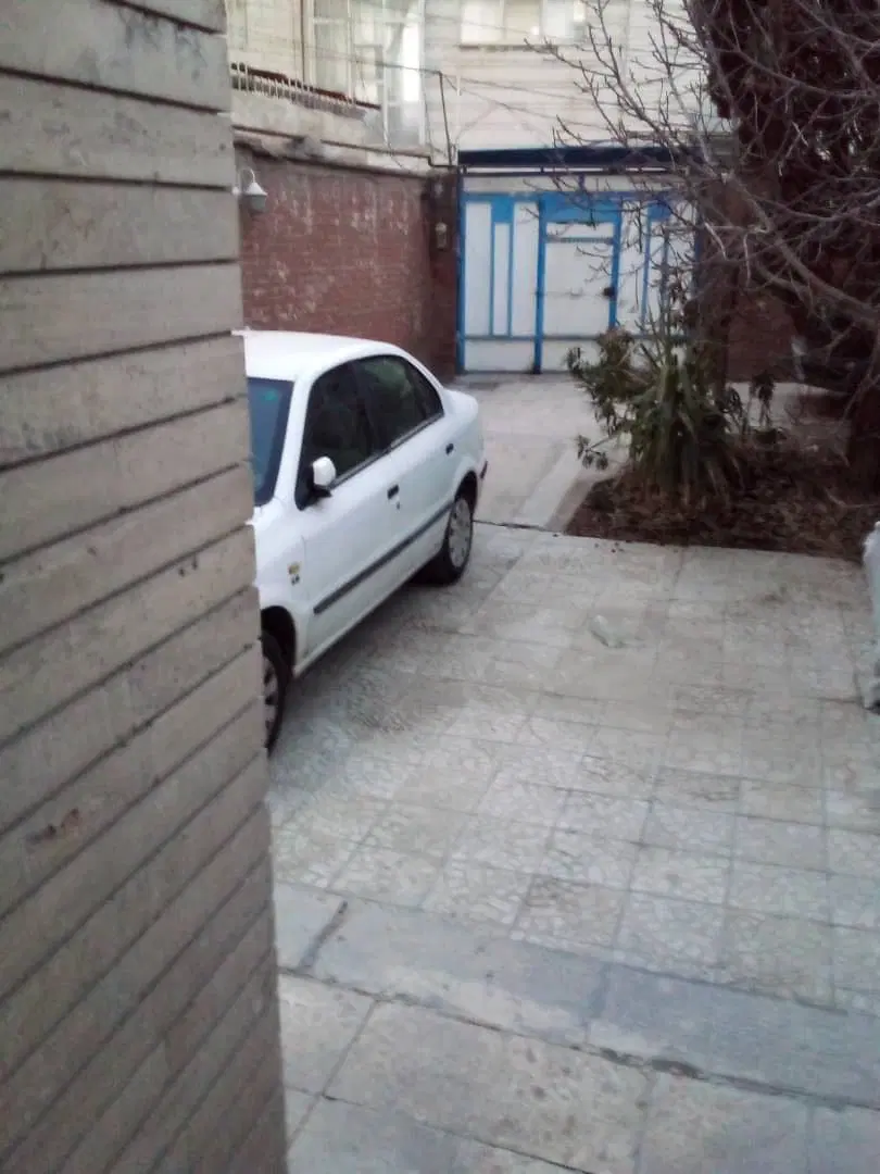 کلنگی مسکونی خیابان لاله